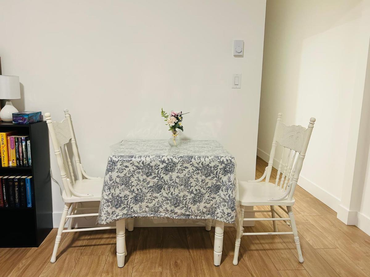 Victoria Private Studio Suite Colwood Exteriér fotografie